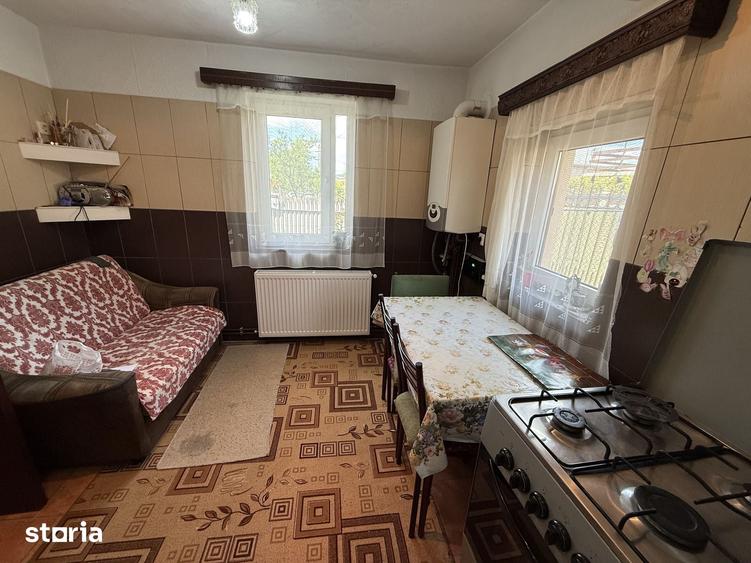 Casă cu 9 camere cu Teren 238 Mp în Central