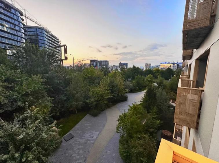 Apartament cu 2 camere semidecomandat în Aviației