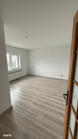 Apartament cu 4 camere decomandat în Obcini