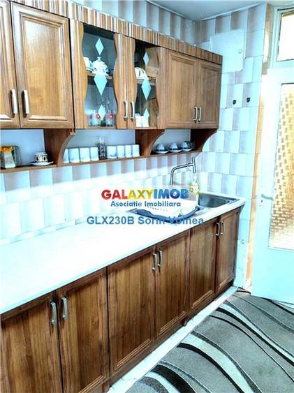 Apartament cu 4 camere semidecomandat, mobilat în Sebastian