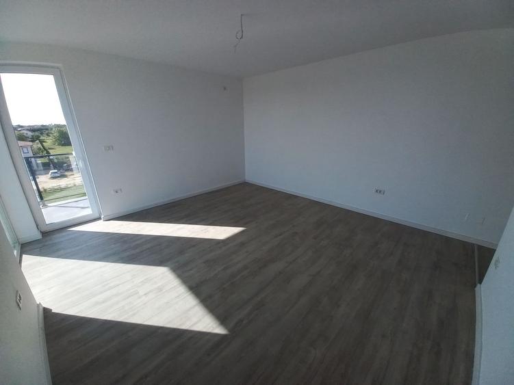 Apartament cu 2 camere decomandat în Giroc — fotografia 3