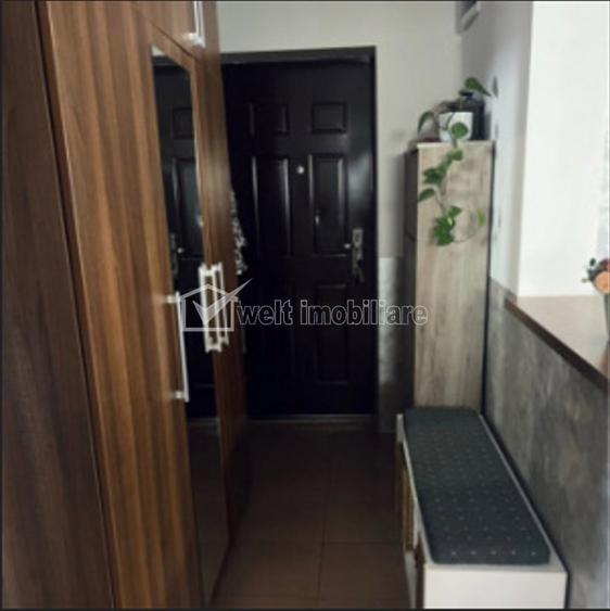Apartament cu 3 camere semidecomandat în Florești