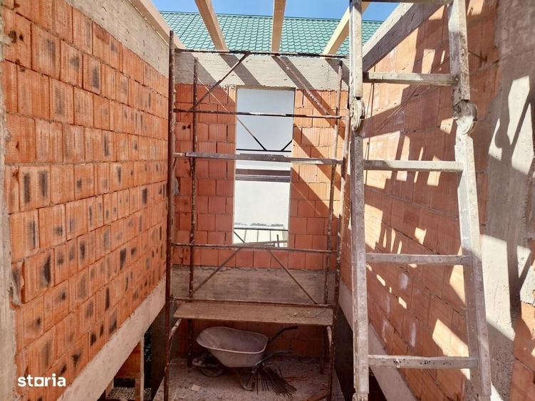 Casă cu 4 camere în Dumbrăveni