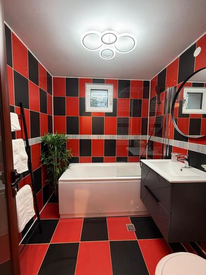 Apartament cu 4 camere decomandat în Central