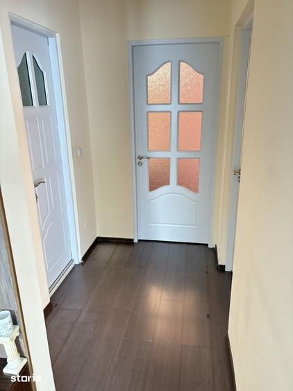Apartament cu 3 camere decomandat în Giurgiului