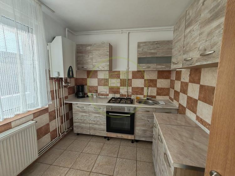 Apartament cu 2 camere semidecomandat, mobilat în Hipodrom 1