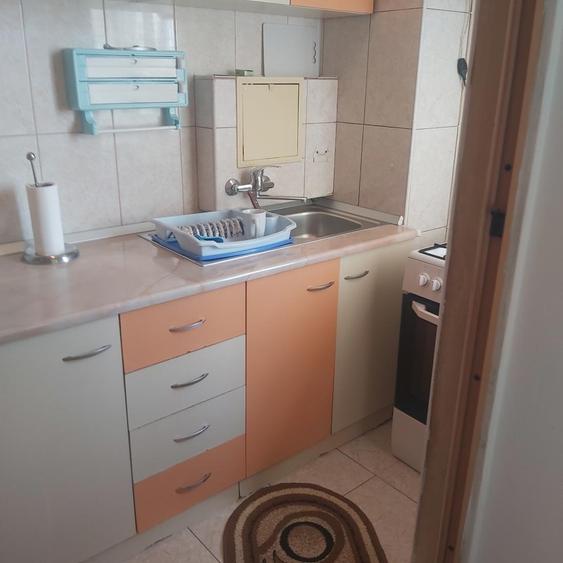 Apartament cu 2 camere semidecomandat în 13 Decembrie
