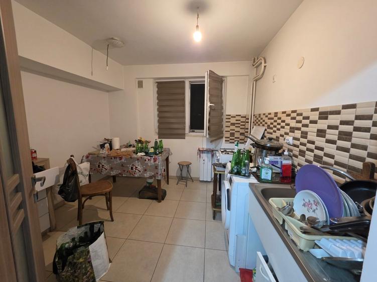 Apartament cu 3 camere decomandat în 1 Decembrie 1918