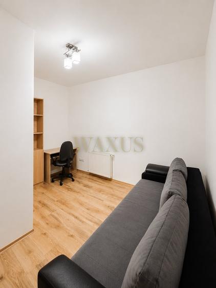 Apartament cu 3 camere semidecomandat, mobilat în Florești