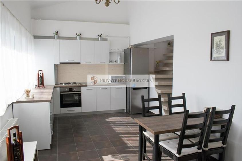 Apartament cu 3 camere semidecomandat, mobilat în Băneasa