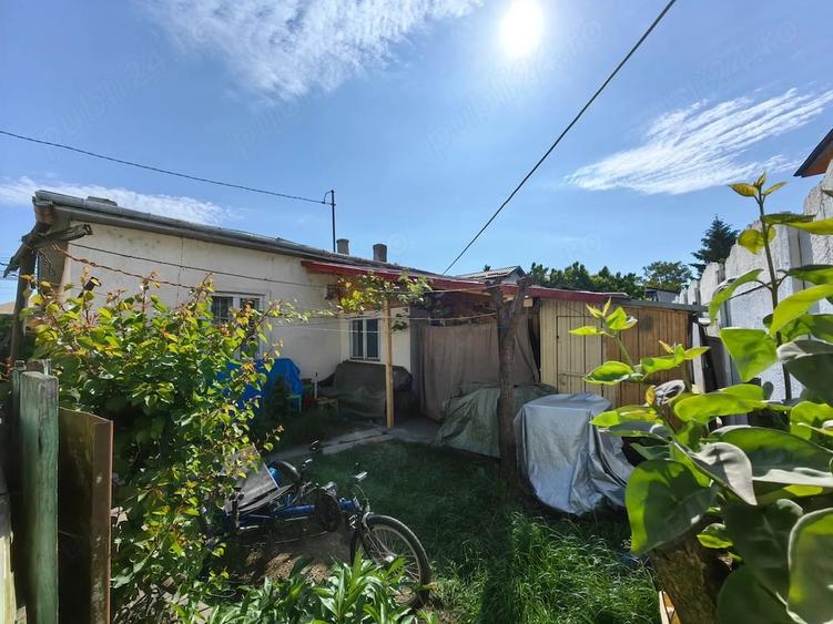 Casă cu 2 camere cu Teren 53 Mp în Central