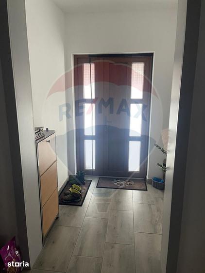 Casă cu 5 camere cu Teren 343 Mp în Central