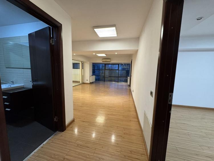 Birou, de 130 mp, în Unirii