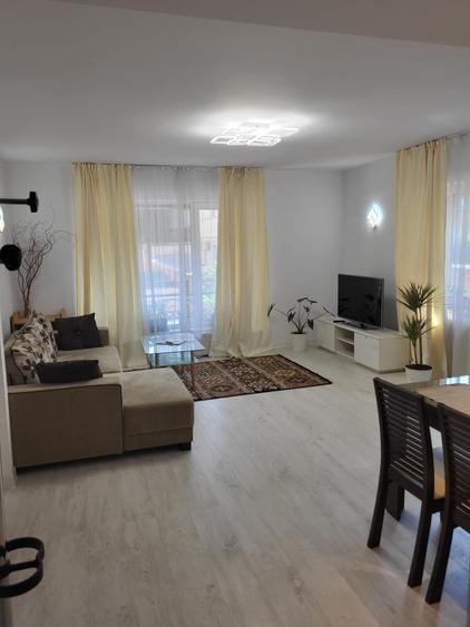 Apartament cu 3 camere, mobilat în Primăverii