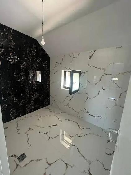 Casă cu 4 camere cu Canalizare în Exterior Vest