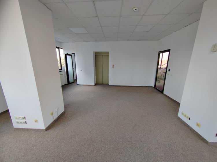 Casă individuală cu 10 camere cu Teren 400 Mp în Barbu Văcărescu