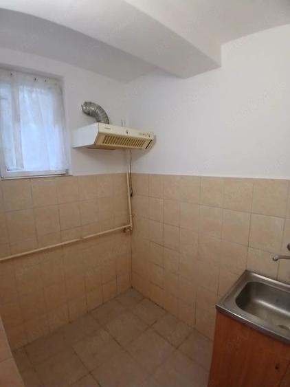 Garsonieră decomandată în Central