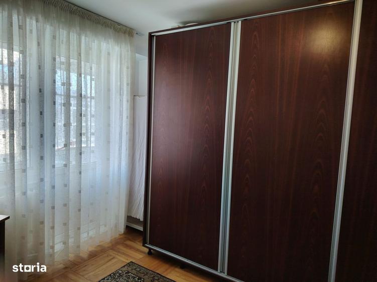 Apartament cu 3 camere, mobilat în Central