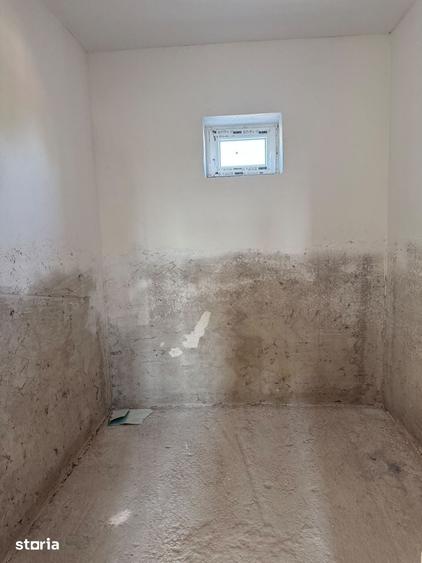 Casă cu 5 camere cu Teren 700 Mp în Ardud