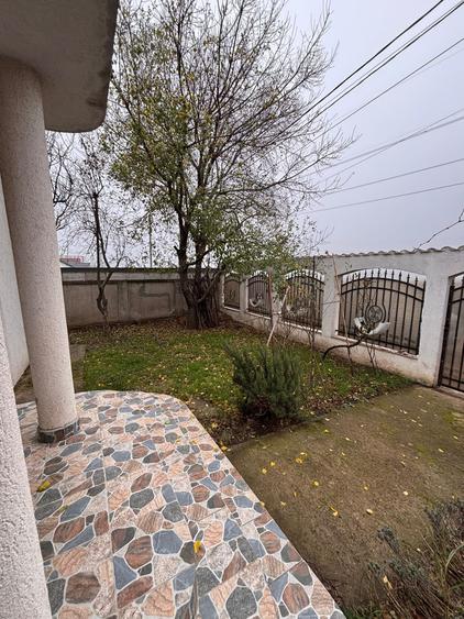 Casă cu 5 camere cu Canalizare în Poiana
