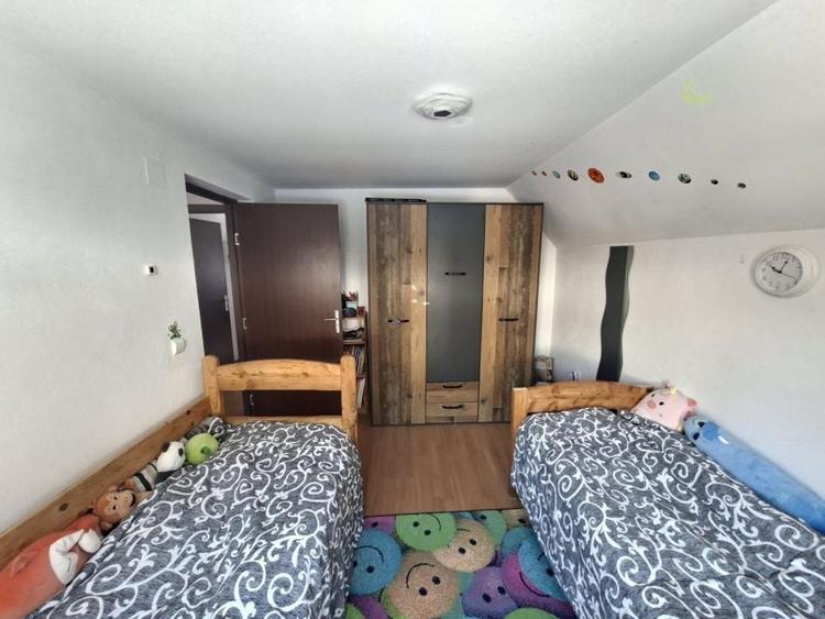 Casă individuală cu 6 camere cu Canalizare în Predeluț