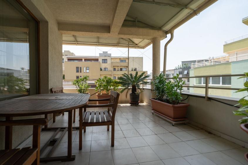 Apartament cu 4 camere decomandat, mobilat în Herăstrău