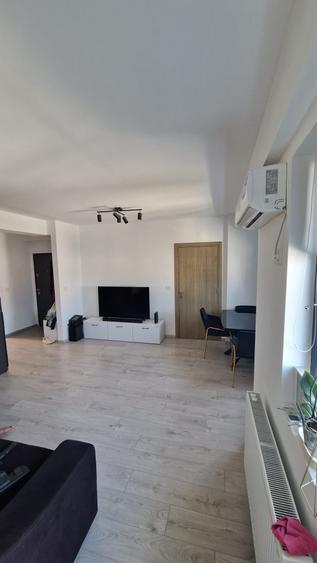 Apartament cu 2 camere decomandat în Lipovei