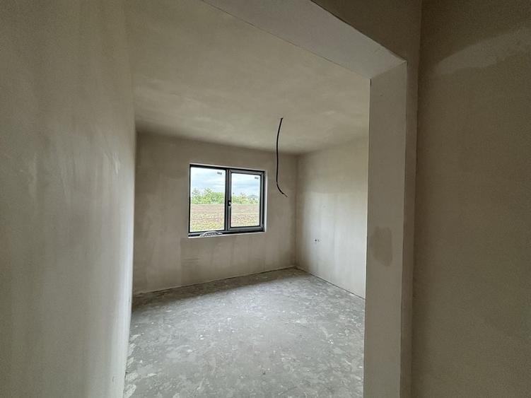 Casă cu 4 camere în Mărtinești