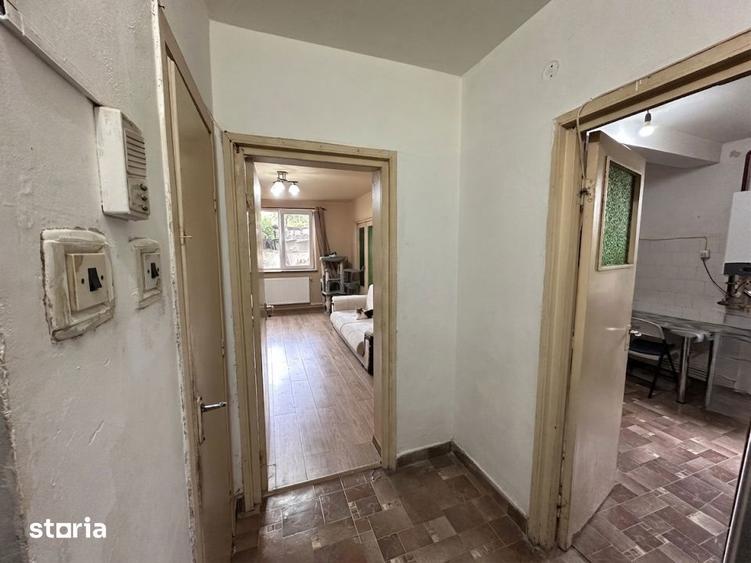 Apartament cu 3 camere, mobilat în Calea București