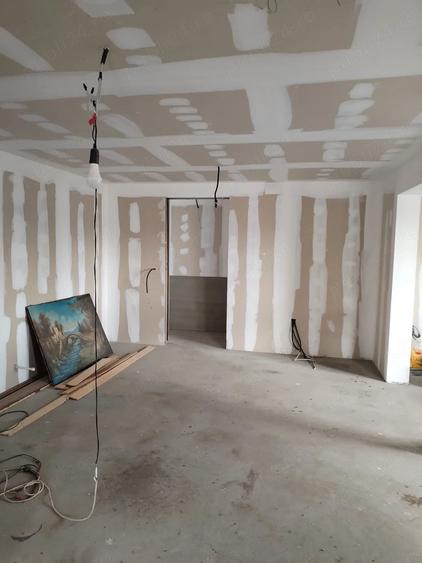 Casă cu 4 camere cu Teren 590 Mp în Lumina