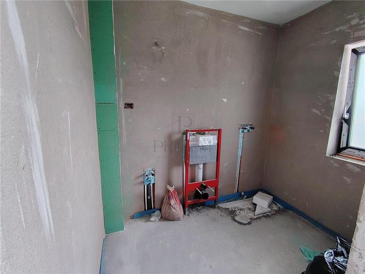 Duplex cu 5 camere cu Teren 365 Mp în Moșnița Veche