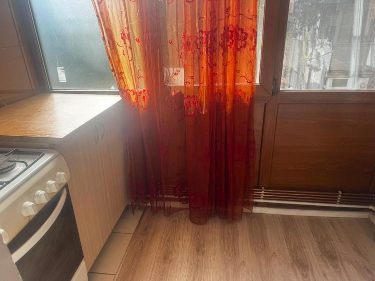 Apartament cu 2 camere decomandat în Rovine