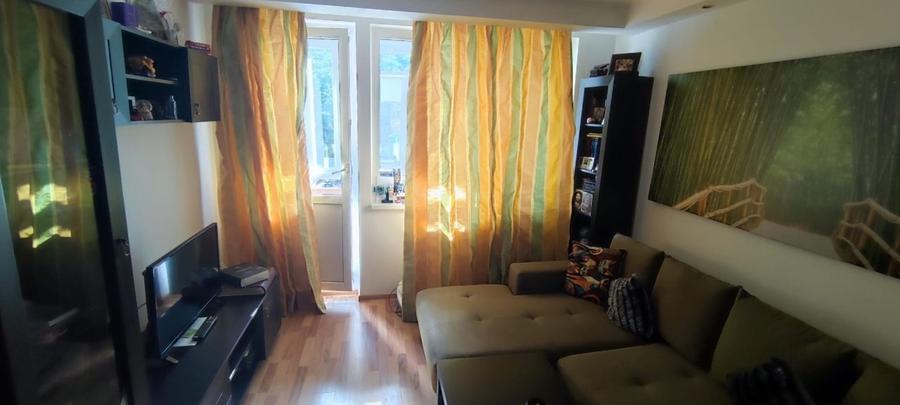 Apartament cu 3 camere decomandat, mobilat în City Park Mall