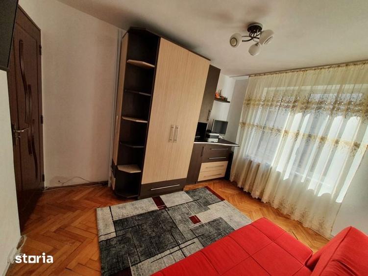 Casă cu 2 camere decomandat cu Teren 80 Mp în Est