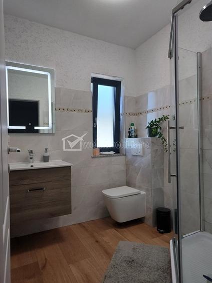 Casă cu 4 camere cu Teren 136 Mp în Central