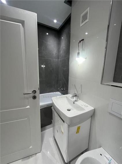 Apartament cu 3 camere decomandat în Torontalului