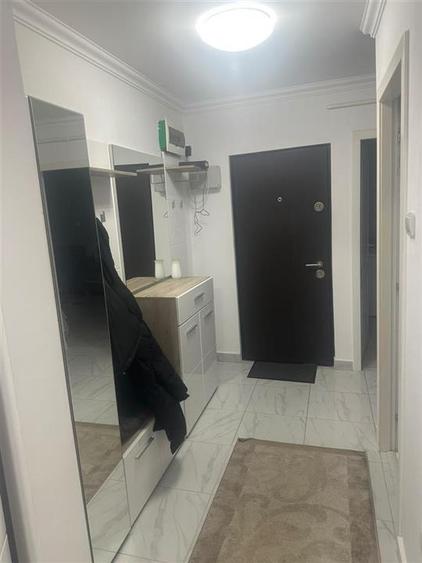 Apartament cu 3 camere decomandat, mobilat în Moara de foc