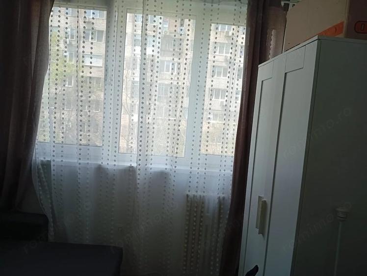 Apartament cu 4 camere semidecomandat în Drumul Taberei