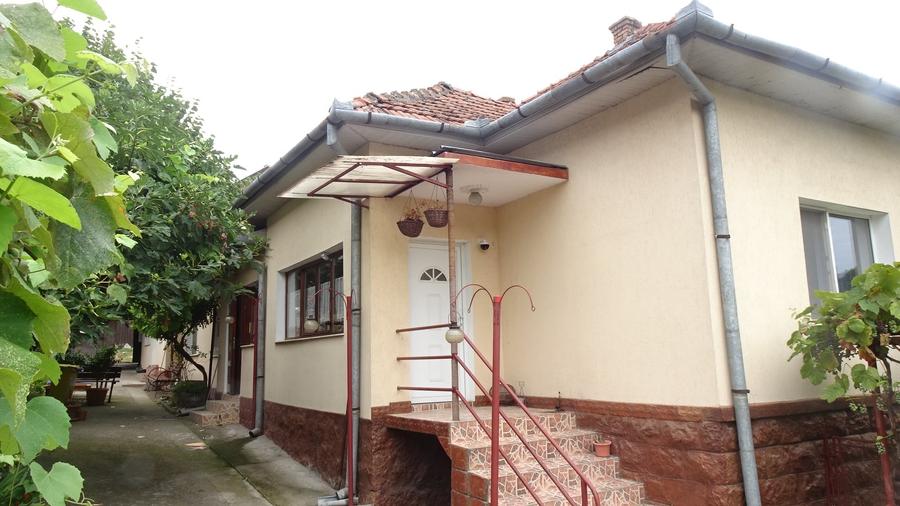 Casă individuală cu 5 camere cu Teren 2085 Mp în Călugareni