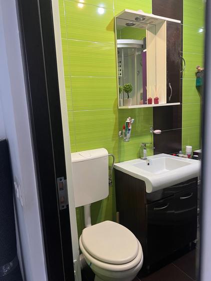 Apartament cu 2 camere semidecomandat în Rahova