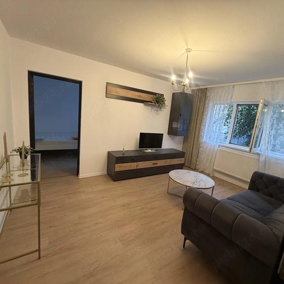 Apartament cu 3 camere decomandat în Cantemir