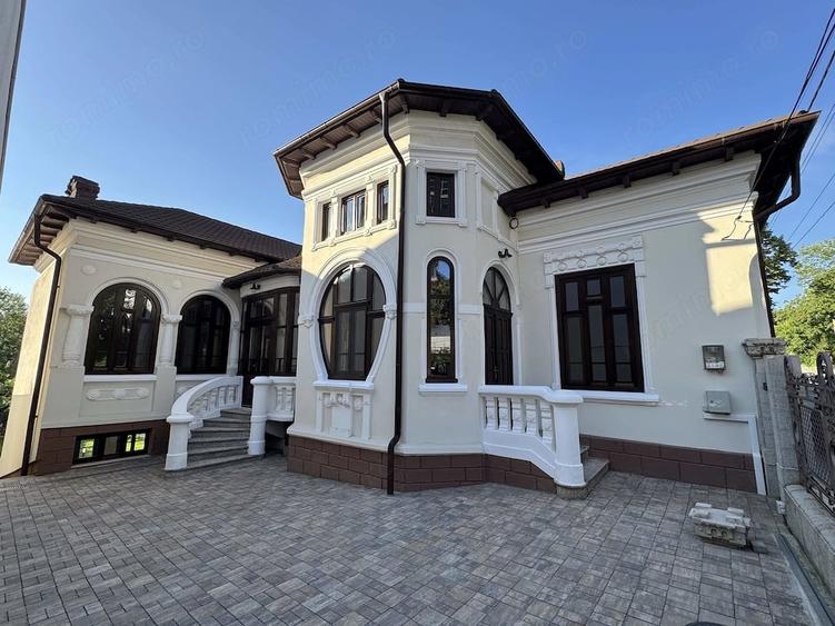 Casă cu Teren 1000 Mp în Central