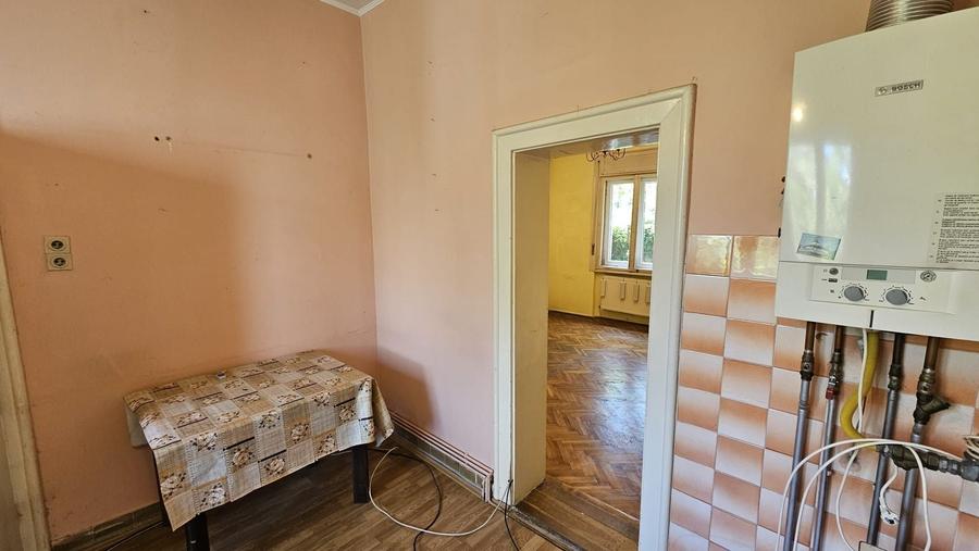 Casă individuală cu 2 camere cu Canalizare în Central