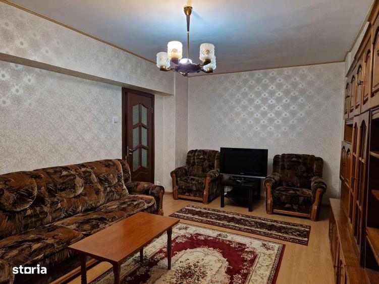 Apartament cu 3 camere semidecomandat, mobilat în 13 Septembrie
