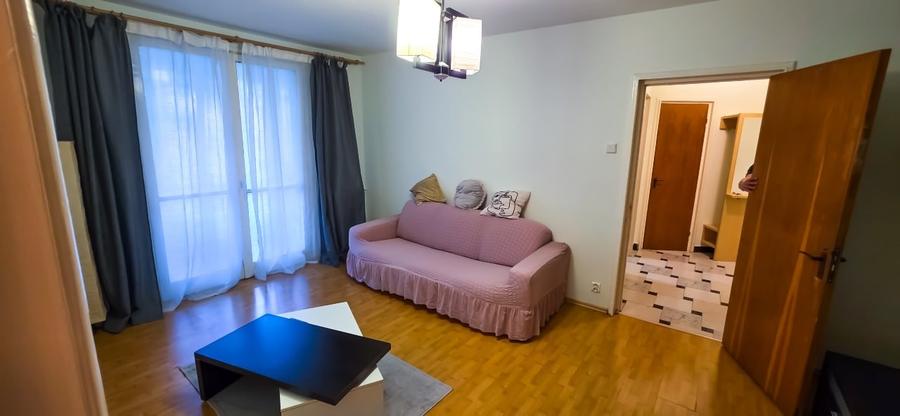 Apartament cu 2 camere semidecomandat, mobilat în Titan