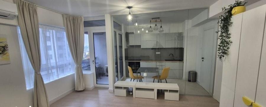Garsonieră decomandată, mobilată în Jiului