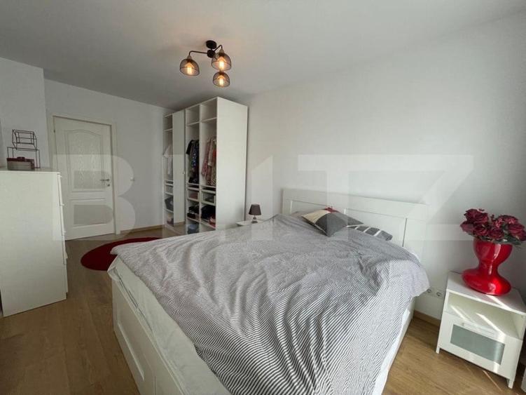 Apartament cu 2 camere semidecomandat, mobilat în Bună Ziua