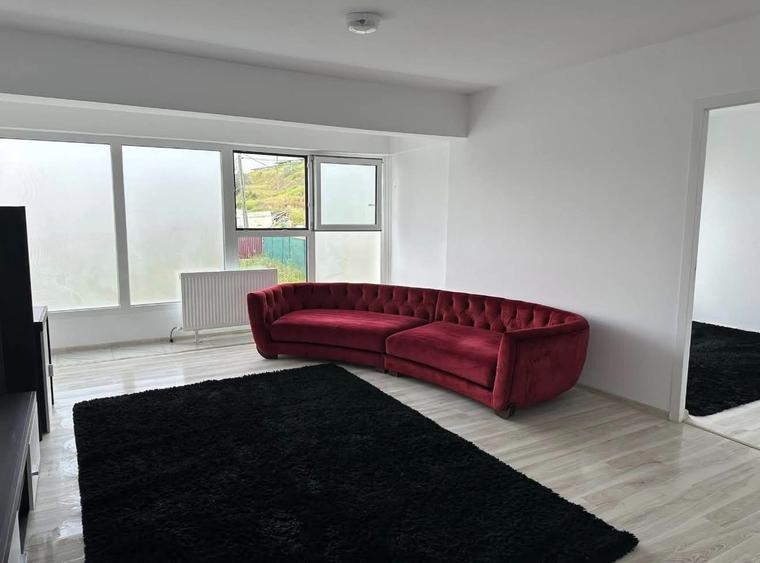 Apartament cu 3 camere decomandat în Vișan