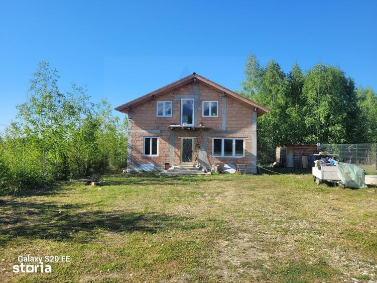 Casă cu 4 camere cu Teren 1050 Mp în Central