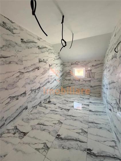 Casă cu 4 camere cu Teren 1439 Mp în Inand